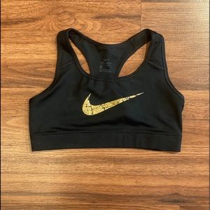Women's Nike Victory Medium Support Sports Bra